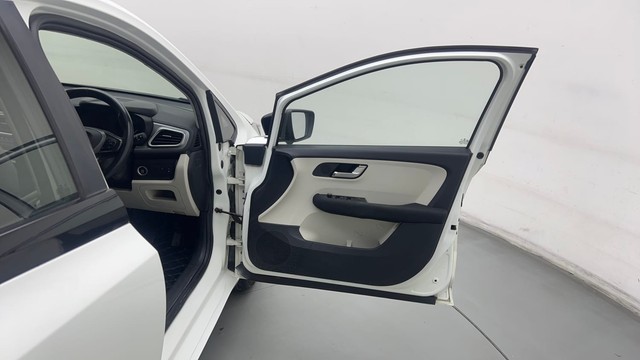 Second-hand 2022 Tata Altroz XZ Turbo for sale in New Delhi-16