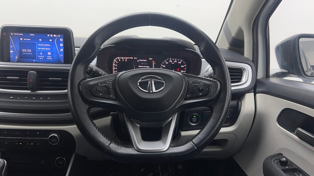 Second-hand 2022 Tata Altroz XZ Turbo for sale in New Delhi-25