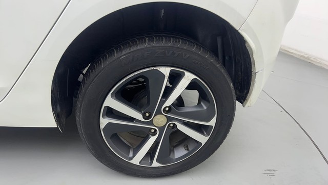 Second-hand 2022 Tata Altroz XZ Turbo for sale in New Delhi-19