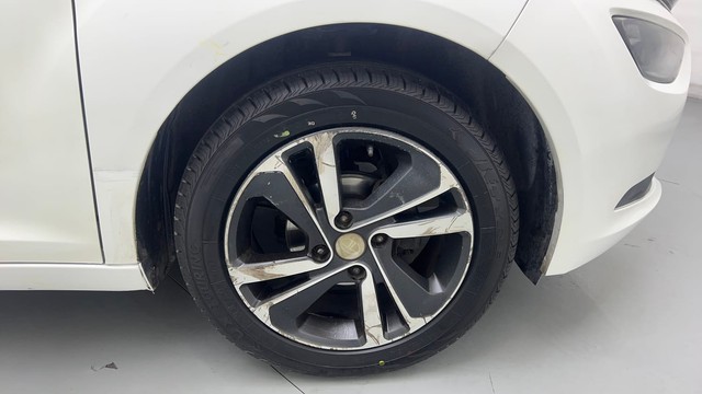 Second-hand 2022 Tata Altroz XZ Turbo for sale in New Delhi-17