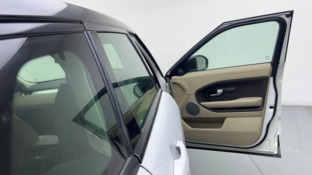 Second-hand 2018 Land Rover Range Rover Evoque 2.0 Si4 SE for sale in Gurgaon-16