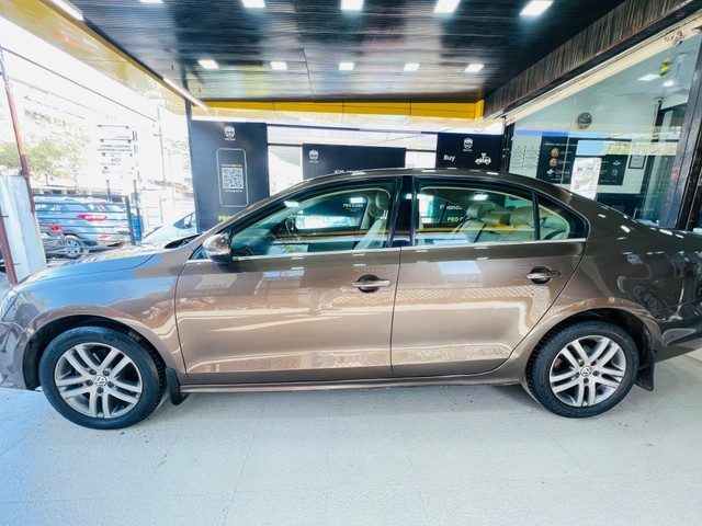 Second-hand 2015 Volkswagen Jetta 2.0L TDI Highline AT for sale in Nagpur-3