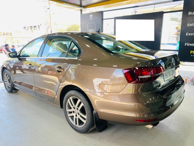 Second-hand 2015 Volkswagen Jetta 2.0L TDI Highline AT for sale in Nagpur-7