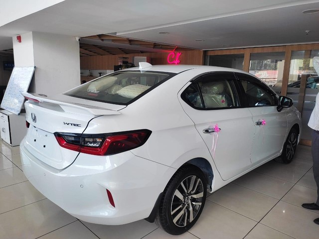 Second-hand 2022 Honda City ZX MT for sale in North 24 Parganas-4