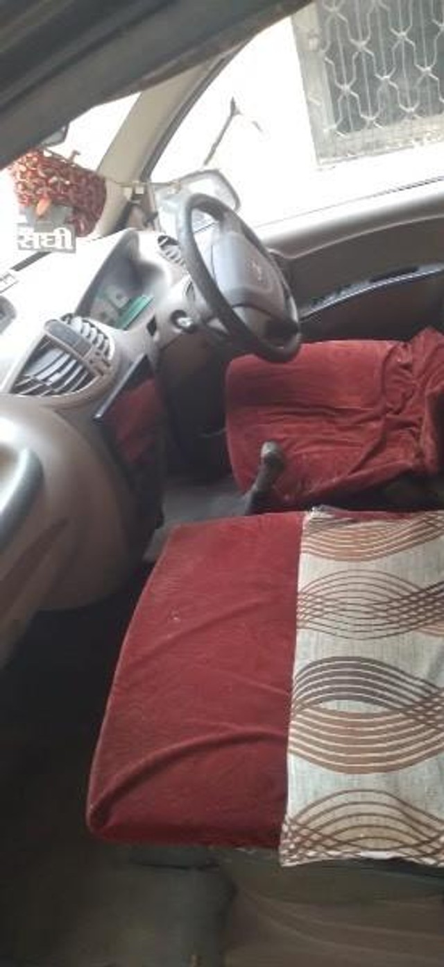 Second-hand 2010 Mahindra Xylo D2 for sale in Ahmedabad-6