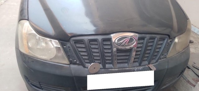 Second-hand 2010 Mahindra Xylo D2 for sale in Ahmedabad-4