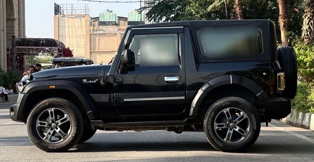 Second-hand 2022 Mahindra Thar LX 4WD Hard Top Diesel AT BSVI for sale in New Delhi-3