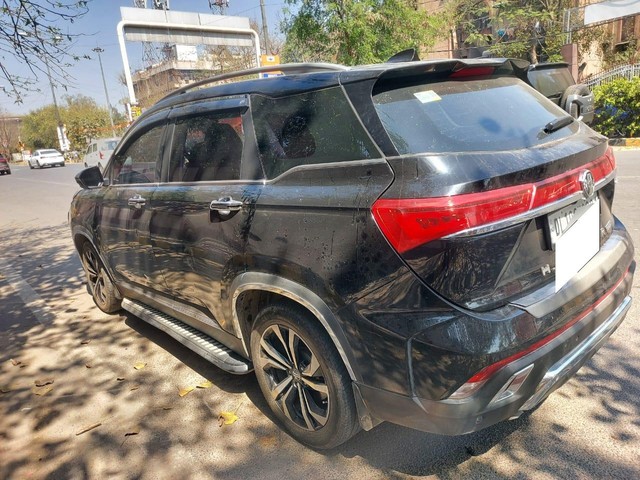 MG Hector Plus 1.5 Turbo Savvy Pro CVT 7 Str BSVI Second-hand 2023 MG Hector Plus 1.5 Turbo Savvy Pro CVT 7 Str BSVI for sale in New Delhi-2