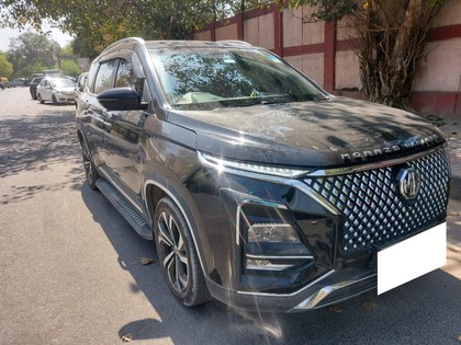Second-hand 2023 MG Hector Plus 1.5 Turbo Savvy Pro CVT 7 Str BSVI for sale in New Delhi