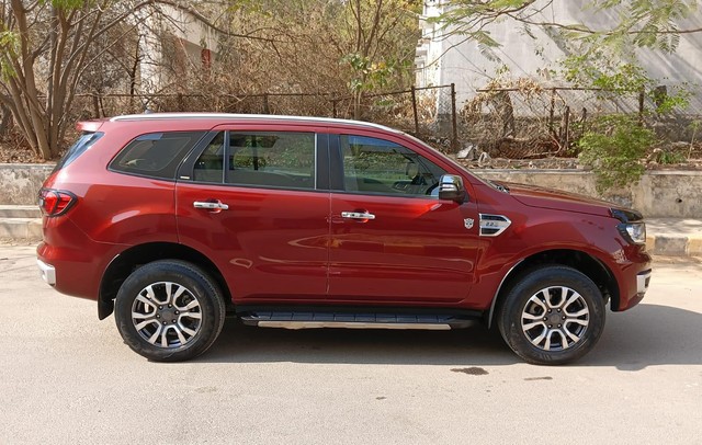 Second-hand 2019 Ford Endeavour 2.2 Titanium AT 4X2 for sale in Bangalore-1