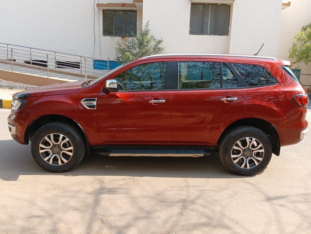 Second-hand 2019 Ford Endeavour 2.2 Titanium AT 4X2 for sale in Bangalore-3