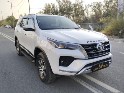 Toyota Fortuner 4X2 AT Second-hand 2025 Toyota Fortuner 4X2 AT for sale in New Delhi