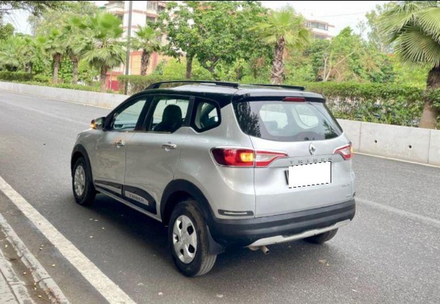 Second-hand 2022 Renault Triber RXT BSVI for sale in New Delhi-11