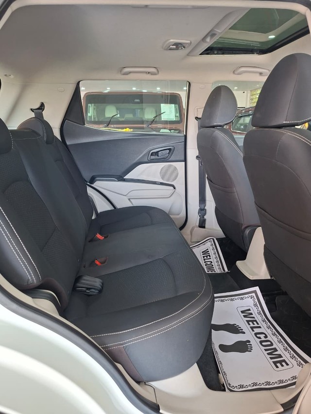 Mahindra XUV300 W6 Diesel BSVI Second-hand 2021 Mahindra XUV300 W6 Diesel BSVI for sale in Chennai-10