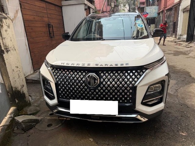 Second-hand 2023 MG Hector Plus Savvy Pro CVT 7 Str 2023-2025 for sale in North 24 Parganas-3