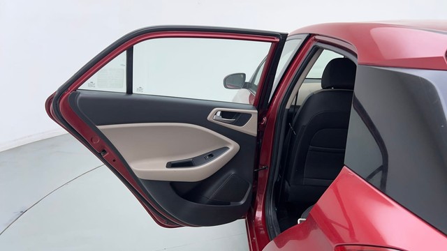 Second-hand 2019 Hyundai i20 Magna Plus for sale in Ghaziabad-36