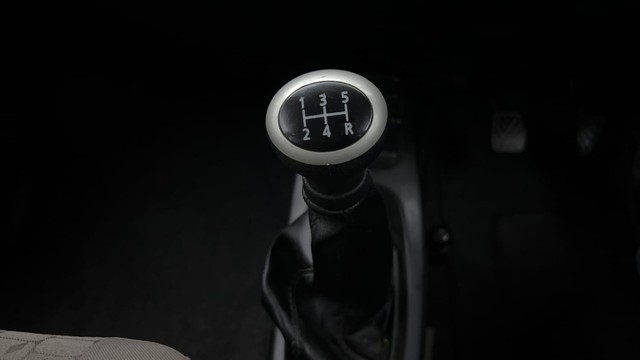 Second-hand 2015 Maruti Suzuki Wagon R VXI for sale in Ghaziabad-12