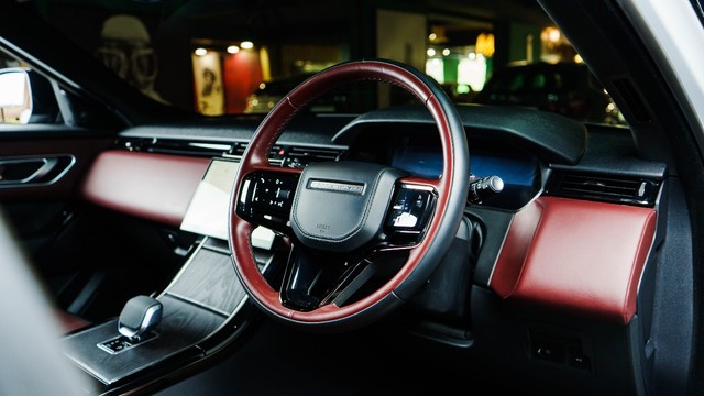 Land Rover Range Rover Velar Dynamic HSE Second-hand 2024 Land Rover Range Rover Velar Dynamic HSE for sale in New Delhi-17