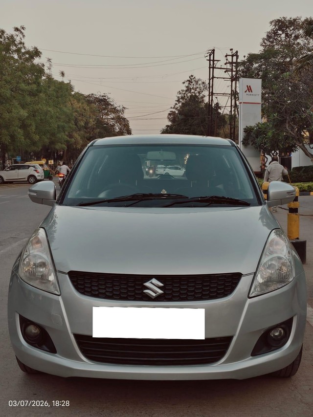 Second-hand 2013 Maruti Suzuki Swift VXI for sale in Indore-3