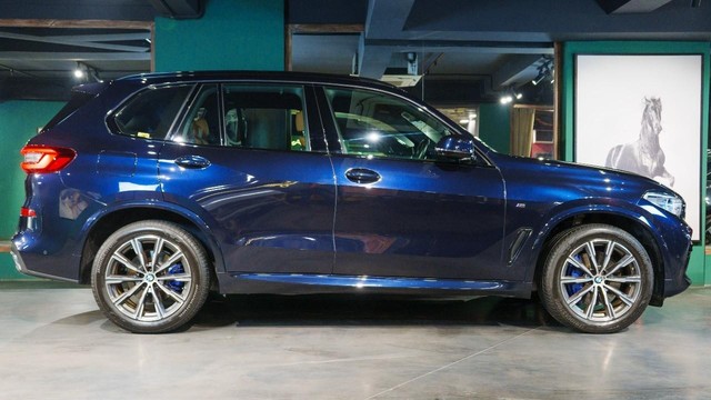 Second-hand 2022 BMW X5 xDrive 40i M Sport for sale in New Delhi-3