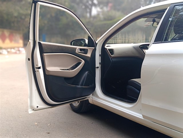 Second-hand 2019 Hyundai i20 Magna Plus BSIV for sale in New Delhi-13