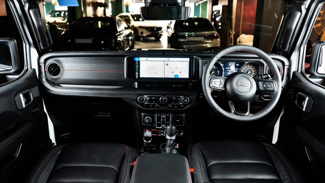 Second-hand 2025 Jeep Wrangler Rubicon for sale in New Delhi-16