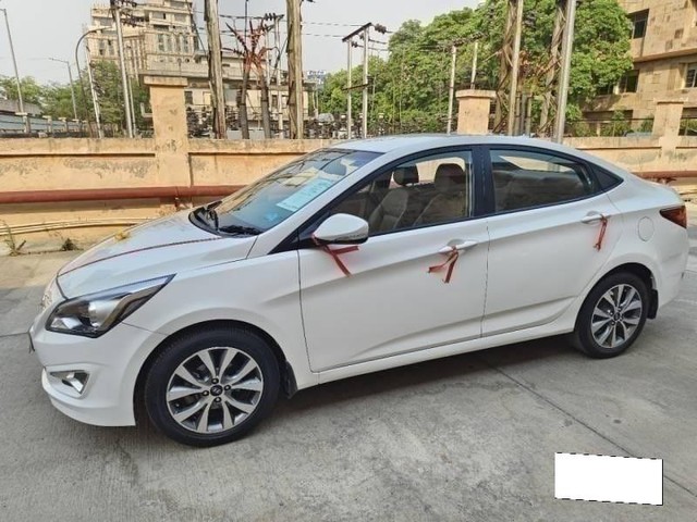 Second-hand 2016 Hyundai Verna 1.6 VTVT AT SX for sale in Noida-5