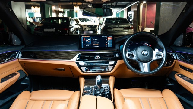 Second-hand 2024 BMW 6 Series GT 630i M Sport for sale in New Delhi-8