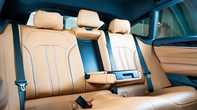 Second-hand 2024 BMW 6 Series GT 630i M Sport for sale in New Delhi-16