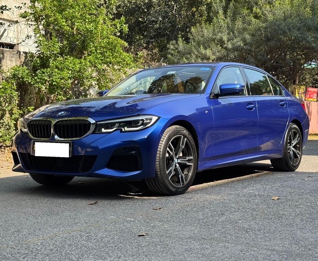 Second-hand 2021 BMW 3 Series 330i M Sport for sale in New Delhi-3
