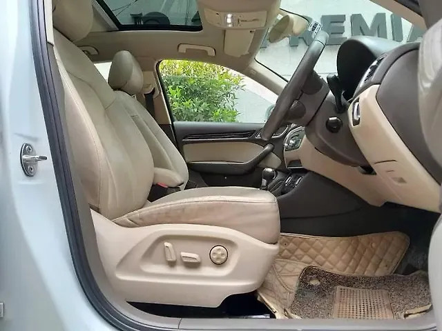 Audi Q3 2.0 TDI Quattro Premium Plus Second-hand 2014 Audi Q3 2.0 TDI Quattro Premium Plus for sale in Hyderabad-4