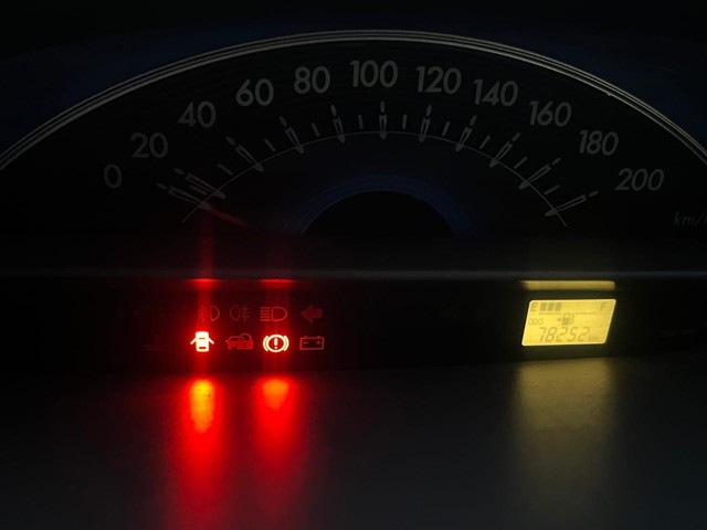 Second-hand 2014 Toyota Etios Liva G for sale in New Delhi-6