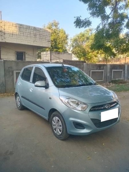 Second-hand 2011 Hyundai i10 Magna for sale in Anand