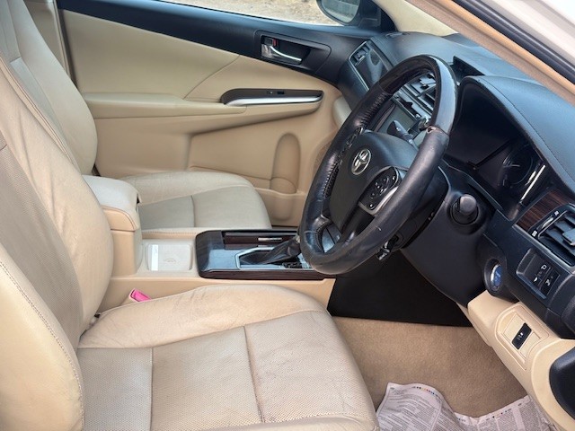 Second-hand 2017 Toyota Camry Hybrid for sale in New Delhi-6