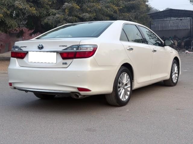Second-hand 2017 Toyota Camry Hybrid for sale in New Delhi-11