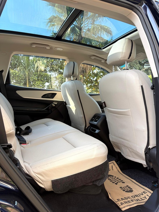 Mahindra XUV700 AX5 5Str AT Second-hand 2024 Mahindra XUV700 AX5 5Str AT for sale in New Delhi-4