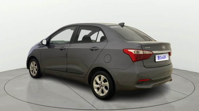 Hyundai Xcent 1.2 VTVT SX Second-hand 2017 Hyundai Xcent 1.2 VTVT SX for sale in Ahmedabad-15