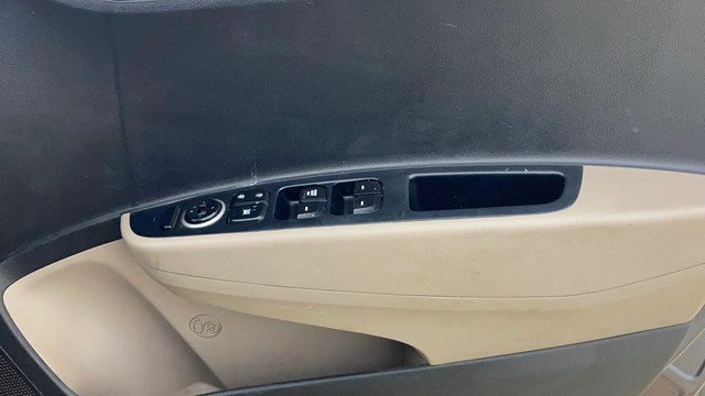 Hyundai Xcent 1.2 VTVT SX Second-hand 2017 Hyundai Xcent 1.2 VTVT SX for sale in Ahmedabad-3