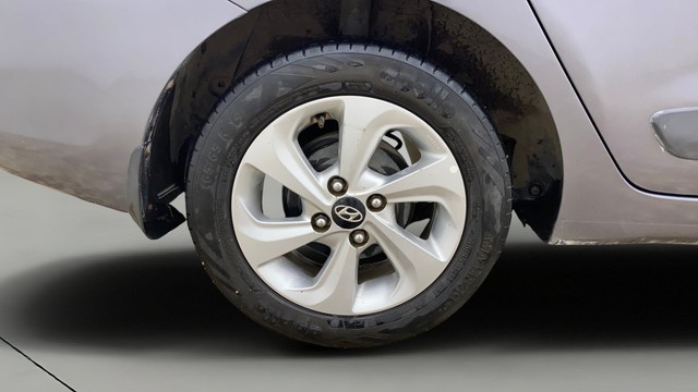 Hyundai Xcent 1.2 VTVT SX Second-hand 2017 Hyundai Xcent 1.2 VTVT SX for sale in Ahmedabad-27