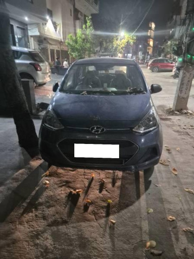 Second-hand 2015 Hyundai Xcent 1.1 CRDi Base for sale in Rohtak-1