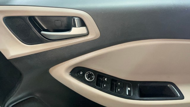 Second-hand 2015 Hyundai i20 Asta 1.2 for sale in Gurgaon-1