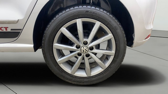 Second-hand 2018 Volkswagen Polo 1.0 MPI Highline Plus for sale in Hyderabad-28