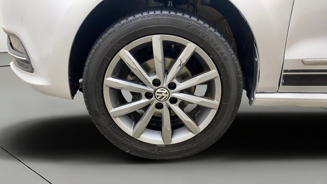 Second-hand 2018 Volkswagen Polo 1.0 MPI Highline Plus for sale in Hyderabad-29