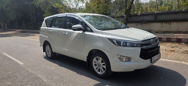 Second-hand 2017 Toyota Innova Crysta 2.4 ZX MT BSIV for sale in Allahabad-4