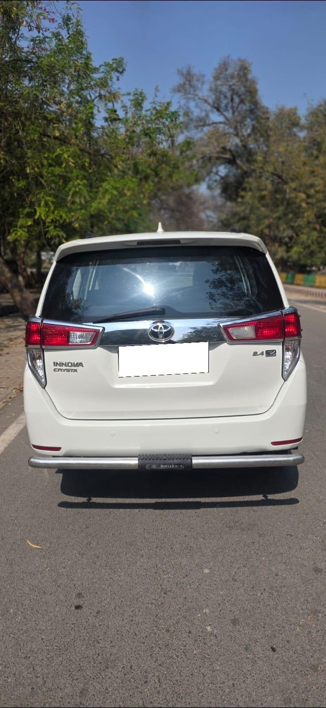 Second-hand 2017 Toyota Innova Crysta 2.4 ZX MT BSIV for sale in Allahabad-1