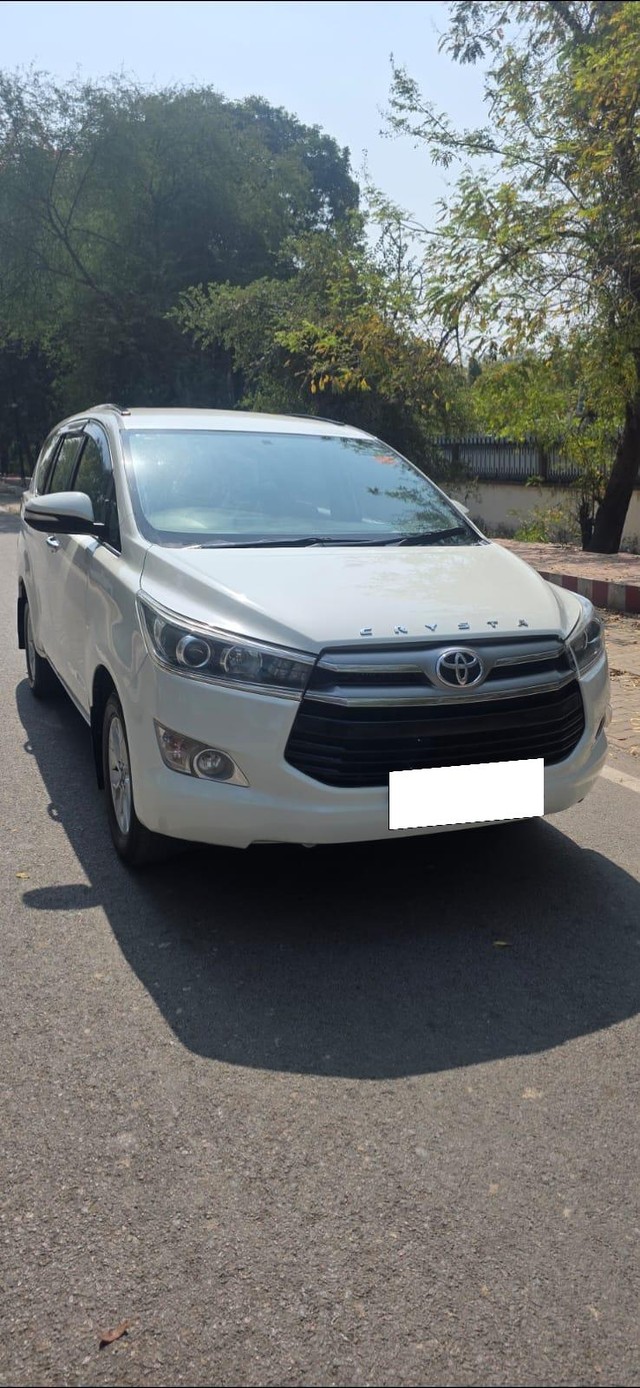Second-hand 2017 Toyota Innova Crysta 2.4 ZX MT BSIV for sale in Allahabad-7