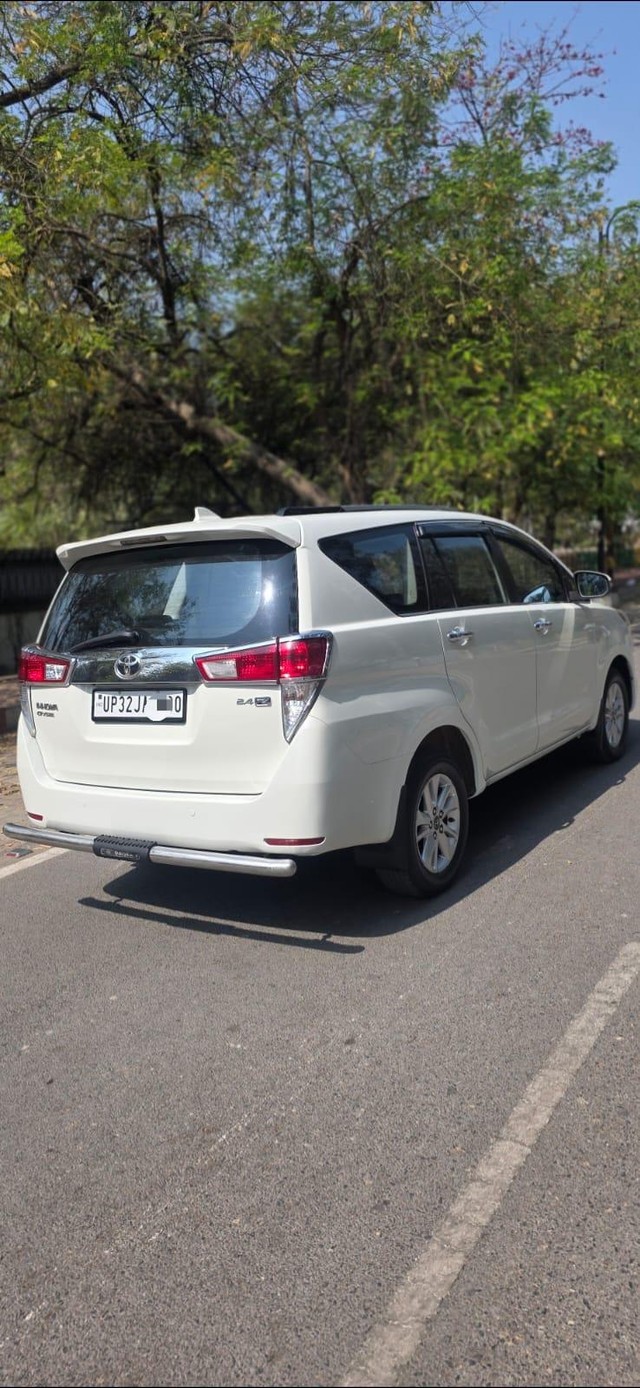 Second-hand 2017 Toyota Innova Crysta 2.4 ZX MT BSIV for sale in Allahabad-6