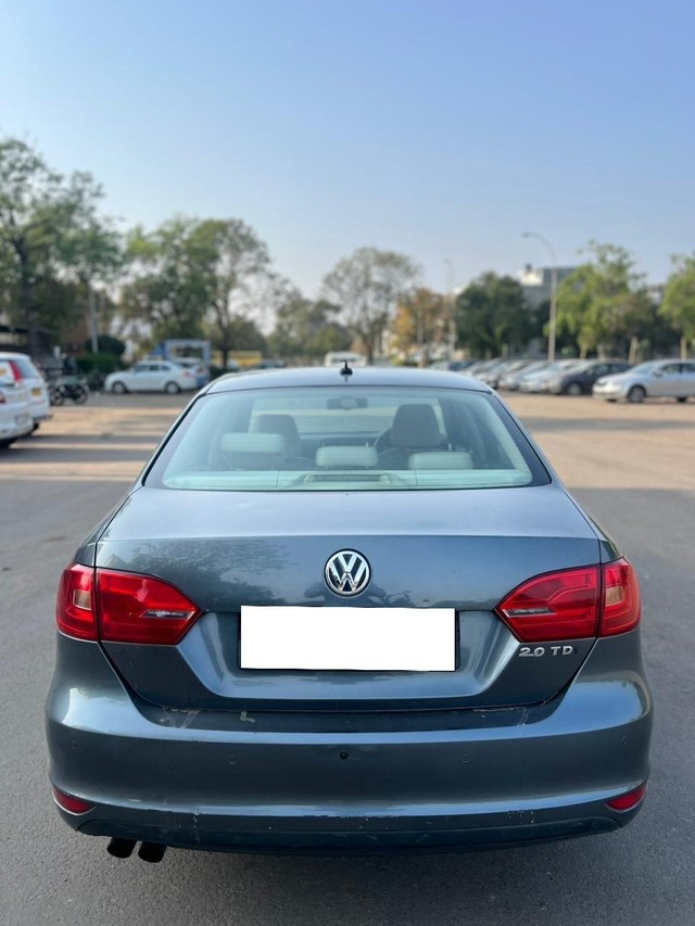 Second-hand 2014 Volkswagen Jetta 2.0L TDI Highline AT for sale in Sirsa-1