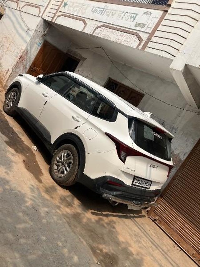 Second-hand 2025 Kia Carens Premium Opt Diesel for sale in Jaunpur-2
