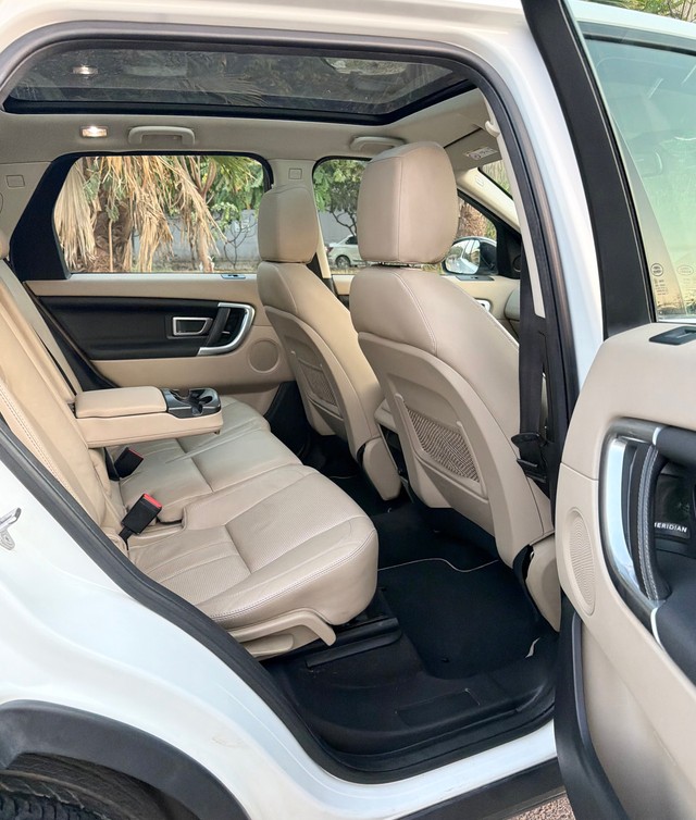 Second-hand 2017 Land Rover Discovery Sport Si4 HSE for sale in New Delhi-8